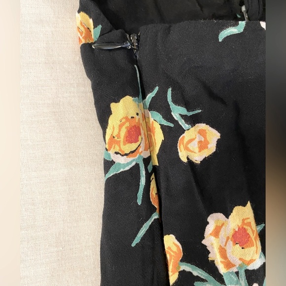 URBAN OUTFITTERS FLORAL NAVY DRESS - Picture 6 of 8